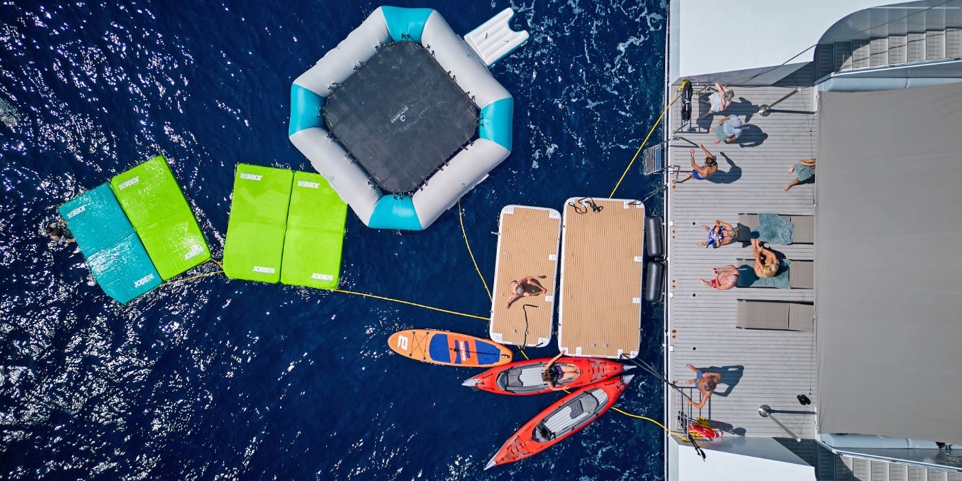 Emerald Sakara Marina platform people